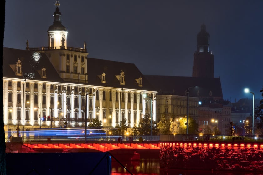 Próby światła na wyremontowanych mostach Uniwersyteckich, 8 października 2025