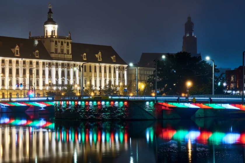 Próby światła na wyremontowanych mostach Uniwersyteckich, 8 października 2025