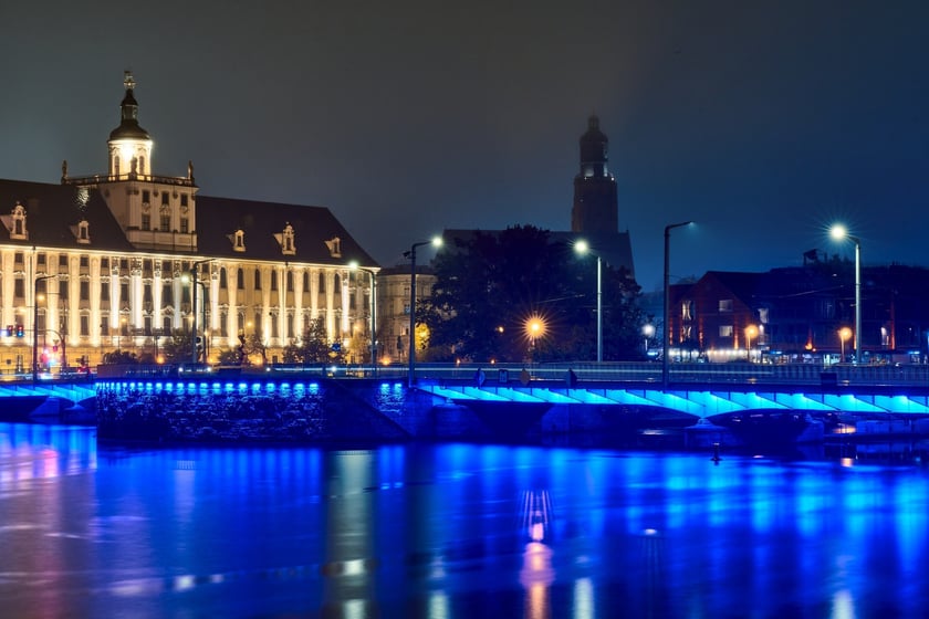 Próby światła na wyremontowanych mostach Uniwersyteckich, 8 października 2025