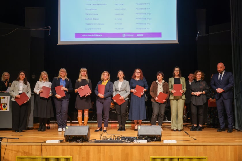 Dzień Edukacji Narodowej. Wręczenie Nagród Prezydenta Wrocławia nauczycielom wrocławskich szkół i przedszkoli