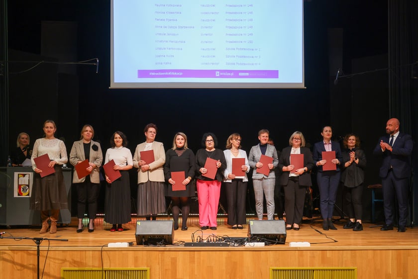 Dzień Edukacji Narodowej. Wręczenie Nagród Prezydenta Wrocławia nauczycielom wrocławskich szkół i przedszkoli