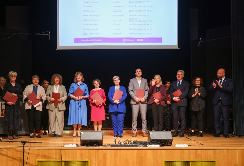 Dzień Edukacji Narodowej. Wręczenie Nagród Prezydenta Wrocławia nauczycielom wrocławskich szkół i przedszkoli