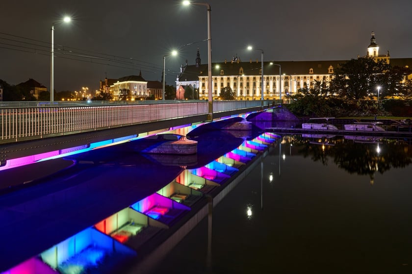 Próby światła na wyremontowanych mostach Uniwersyteckich, 8 października 2025