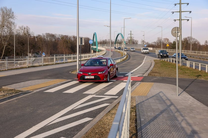 Widok na most Na Wilczym Kącie na trasie Alei Wielkiej Wyspy, rok 2025