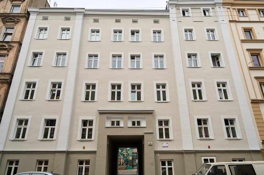 Kamienica przy Prądzyńskiego po remoncie (czerwiec 2025)