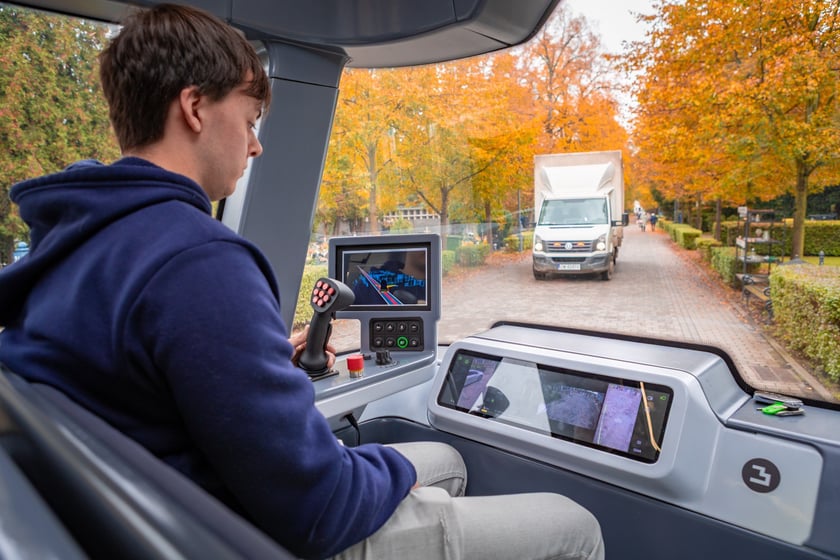 Autonomiczny bus BB-1 od 15 października wozi pasażerów po cmentarzu Osobowickim