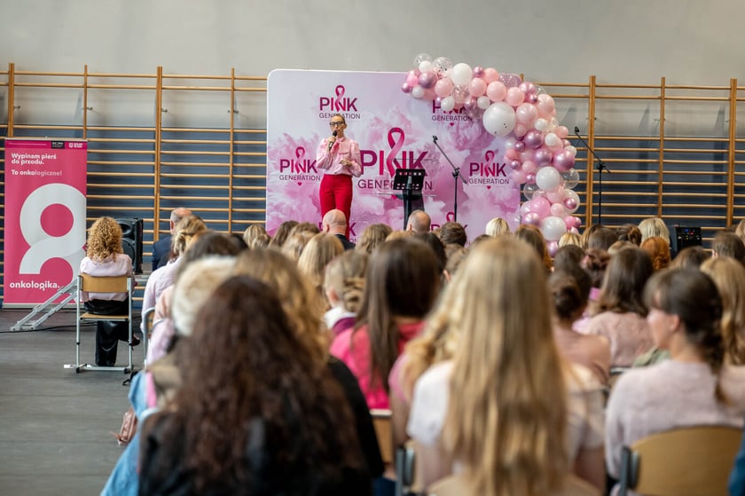 "Pink Generation" - wyjątkowa akcja o profilaktyce raka piersi w V LO we Wrocławiu