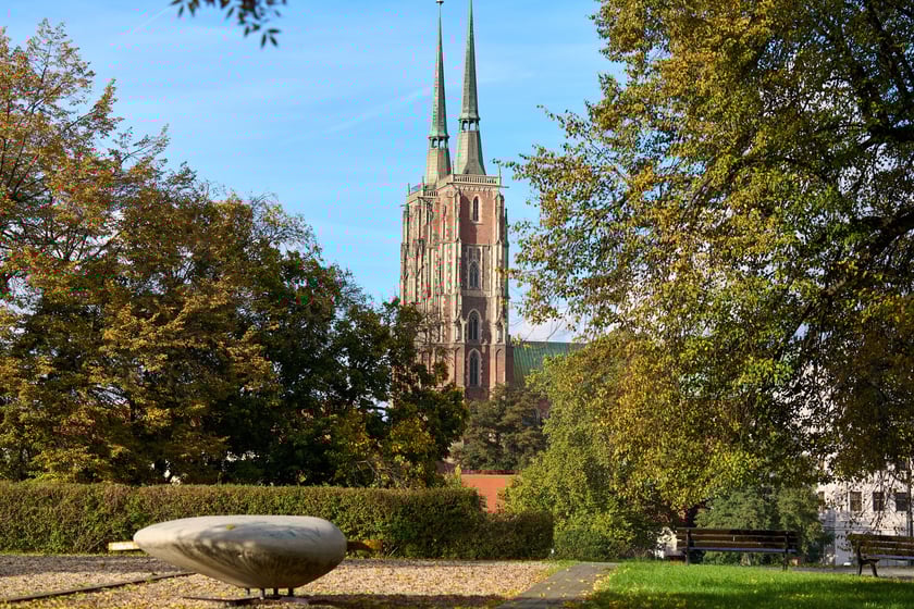 Jesień we Wrocławiu - widok na katedrę&nbsp;