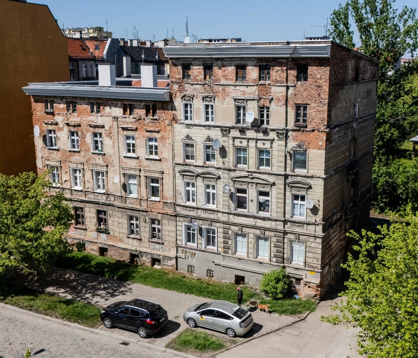 Widok na kamienice przy ul. św. Jerzego 21-23.