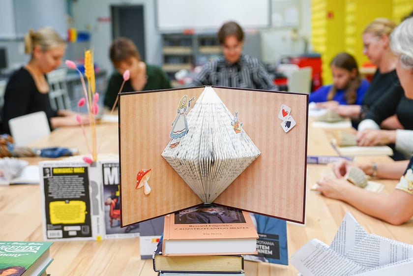 Warsztaty z Book Folding. Noc Bibliotek, Wrocław 17.10.2025