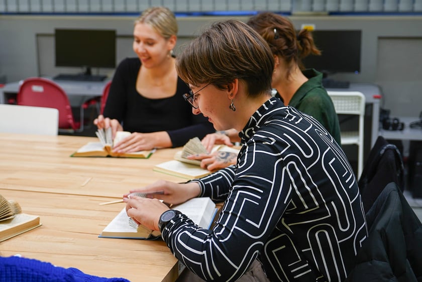 Warsztaty z Book Folding. Noc Bibliotek, Wrocław 17.10.2025