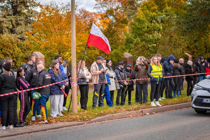 Masza żałobna i pogrzeb kierowcy rajdowego Artura Sękowskiego
