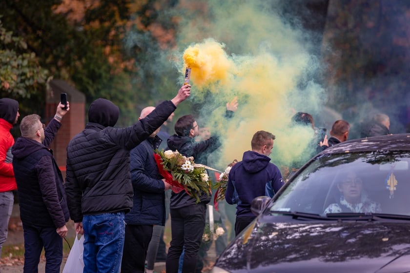 Masza żałobna i pogrzeb kierowcy rajdowego Artura Sękowskiego