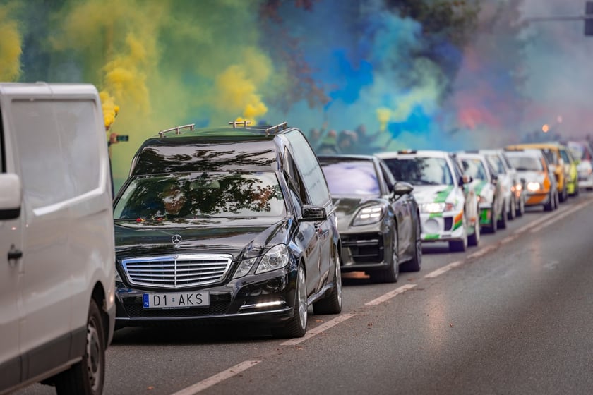 Masza żałobna i pogrzeb kierowcy rajdowego Artura Sękowskiego