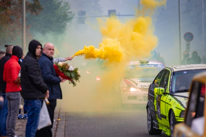 Masza żałobna i pogrzeb kierowcy rajdowego Artura Sękowskiego