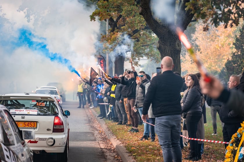Masza żałobna i pogrzeb kierowcy rajdowego Artura Sękowskiego