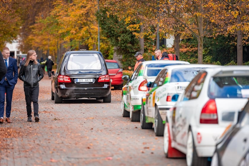 Masza żałobna i pogrzeb kierowcy rajdowego Artura Sękowskiego