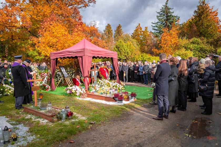 Masza żałobna i pogrzeb kierowcy rajdowego Artura Sękowskiego