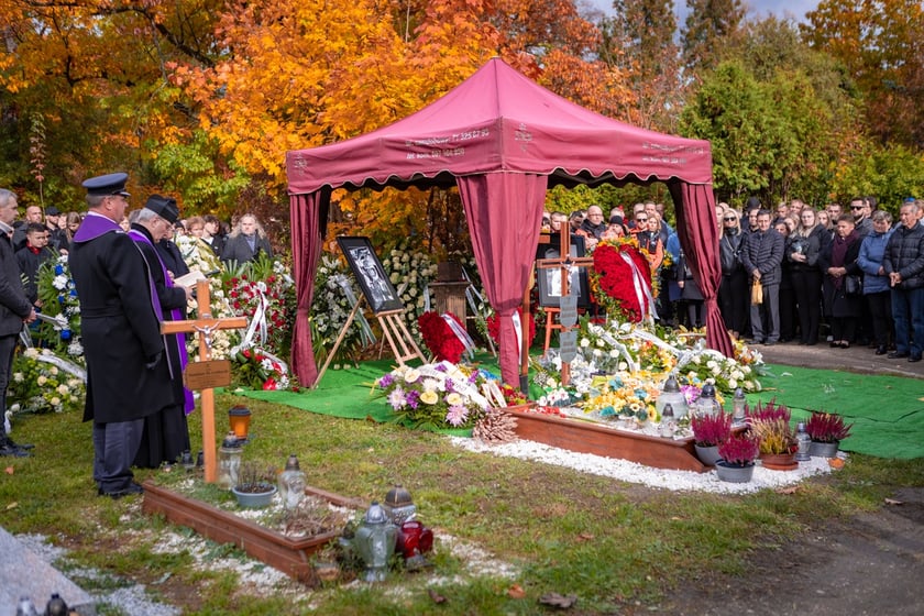 Masza żałobna i pogrzeb kierowcy rajdowego Artura Sękowskiego