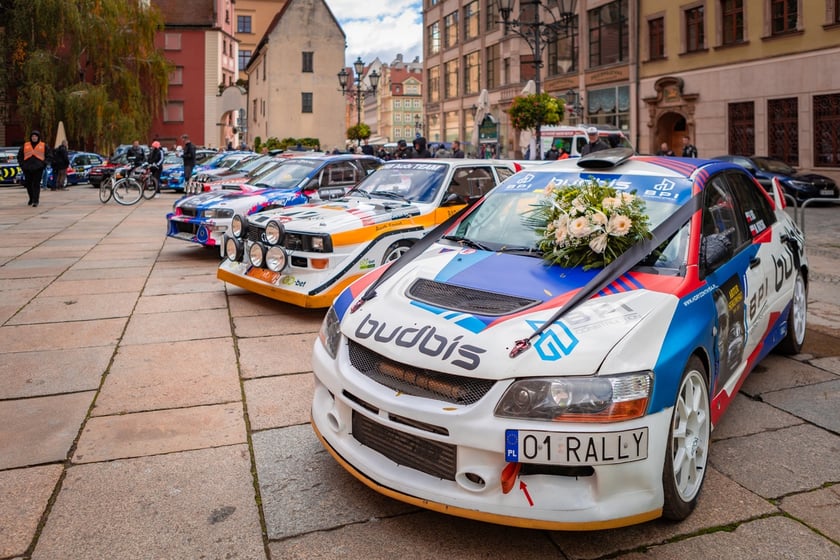 Masza żałobna i pogrzeb kierowcy rajdowego Artura Sękowskiego