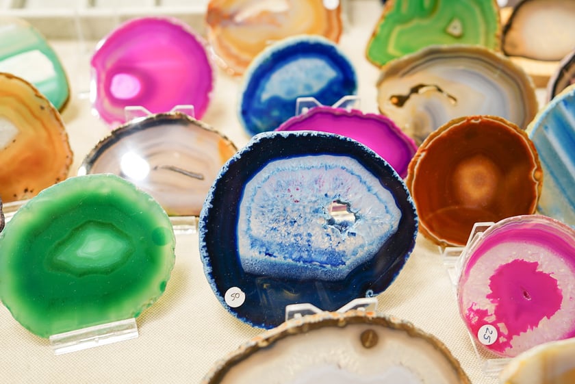 Powiększ obraz: Wystawa agatów na Jesiennych Targach Minerałów, Biżuterii i Wyrobów Jubilerskich w hali Orbita