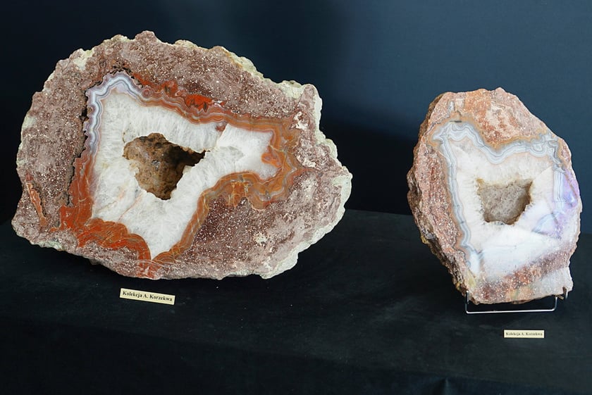 Powiększ obraz: Wystawa agatów na Jesiennych Targach Minerałów, Biżuterii i Wyrobów Jubilerskich w hali Orbita