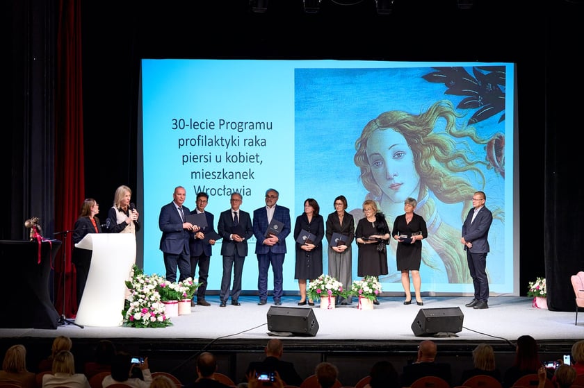 Uroczystość 30-lecia programu wczesnego wykrywania raka piersi we Wrocławiu