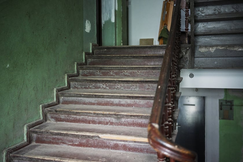 Prądzyńskiego 20a w trackie remontu elewacji, 24 października 2025