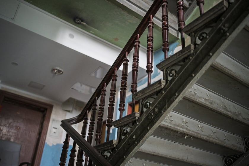 Prądzyńskiego 20a w trackie remontu elewacji, 24 października 2025