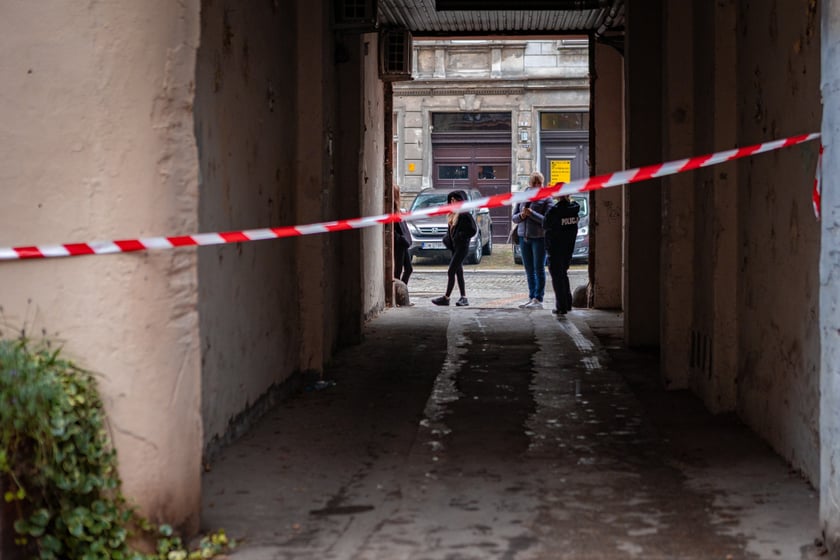 Powiększ obraz: Niewybuch znaleziony przy okazji remontu budynku przy ul. Grunwaldzkiej 12a.