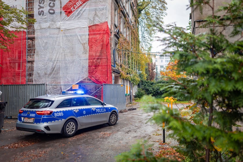 Powiększ obraz: Niewybuch znaleziony przy okazji remontu budynku przy ul. Grunwaldzkiej 12a.