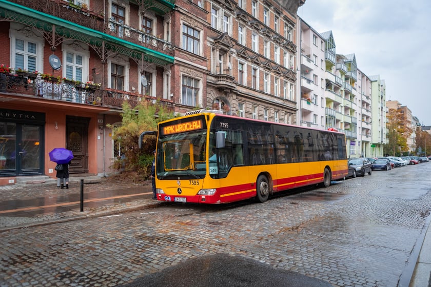 Powiększ obraz: Niewybuch znaleziony przy okazji remontu budynku przy ul. Grunwaldzkiej 12a.