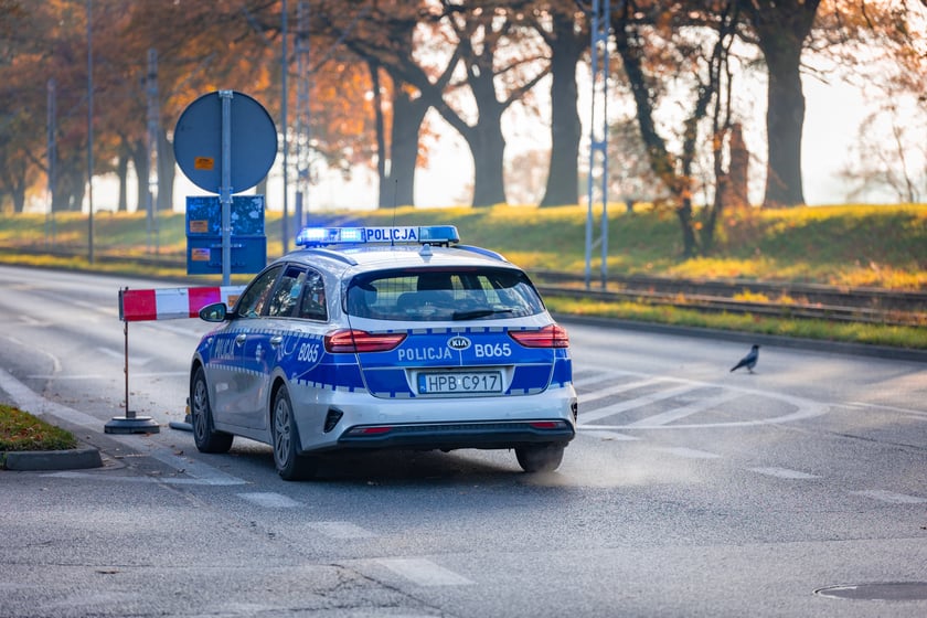 Cmentarz Osobowicki o poranku 1 listopada 2025