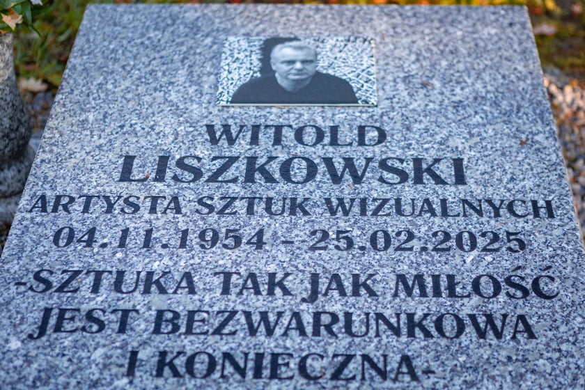 Cmentarz Osobowicki o poranku 1 listopada 2025