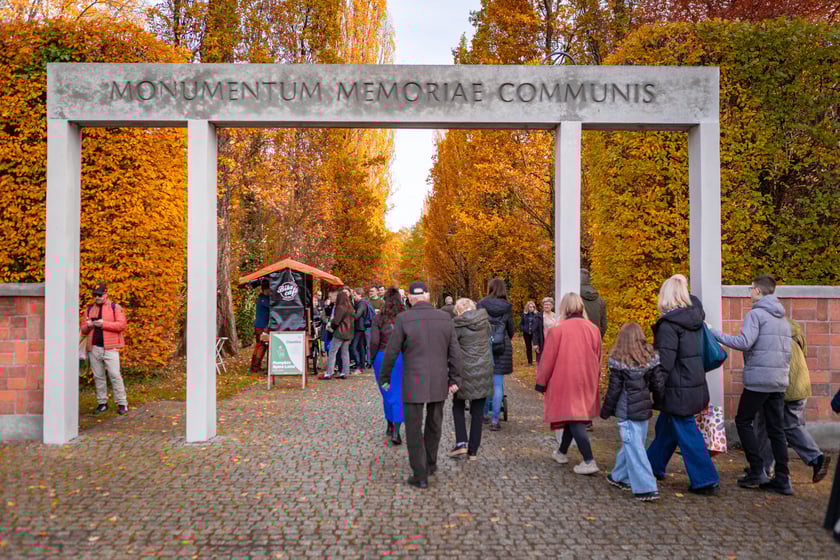 Popołudnie 1 listopada 2025 na cmentarzu Grabiszyńskim