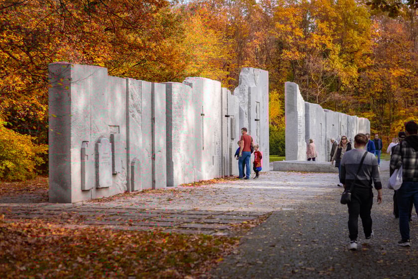 Popołudnie 1 listopada 2025 na cmentarzu Grabiszyńskim