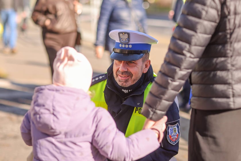 Poranek na cmentarzu Osobowickim, 1 listopada 2025