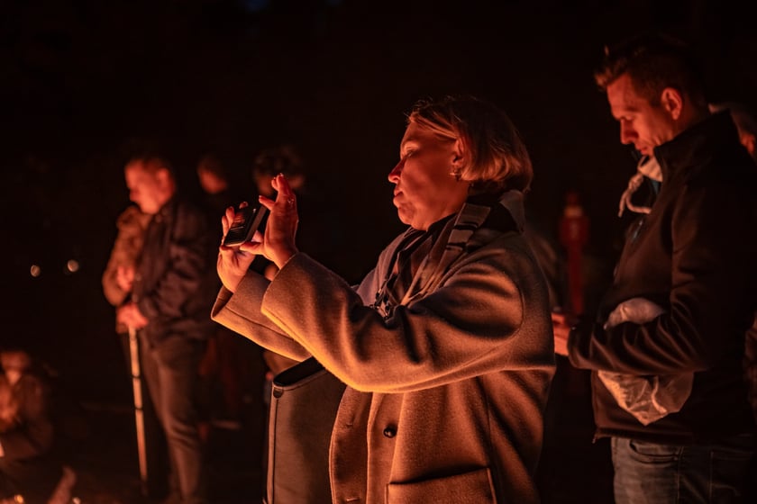 Cmentarz Grabiszyński nocą - Wszystkich Świętych 2025