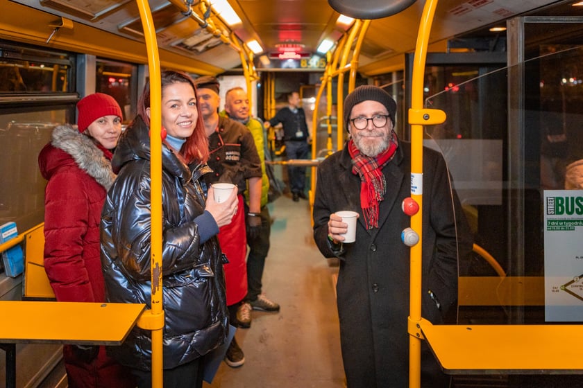 Streetbus znów w trasie. Mobilna pomoc dla osób w kryzysie bezdomności - 3.11.2025