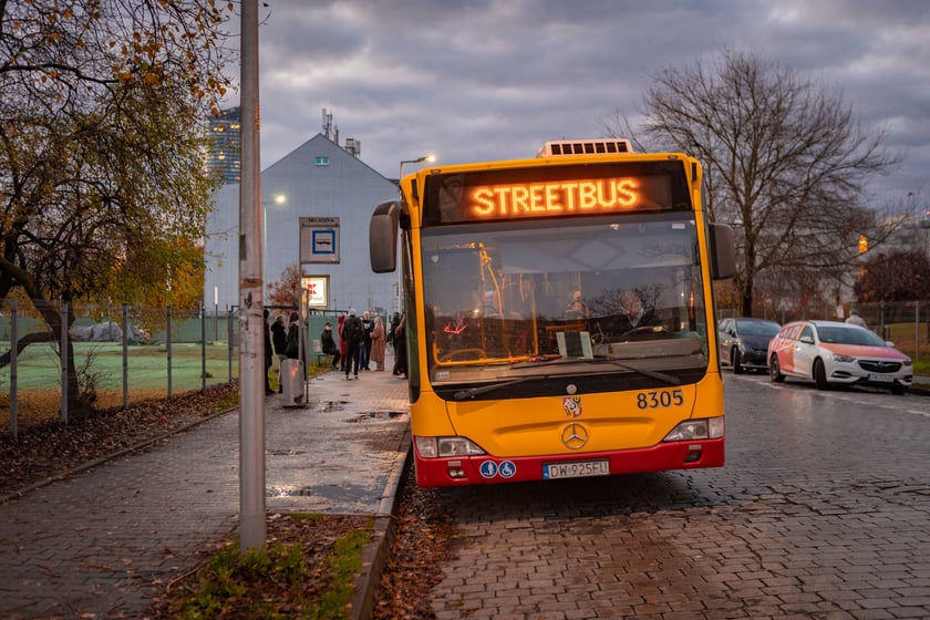 Streetbus znów w trasie. Mobilna pomoc dla osób w kryzysie bezdomności - 3.11.2025