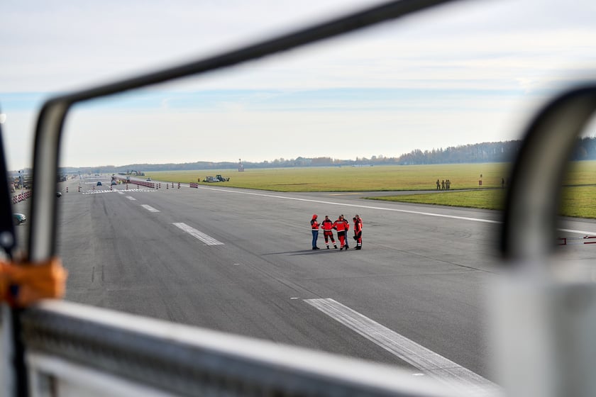 Ćwiczenia służb na lotnisku we Wrocławiu, 5 listopada 2025