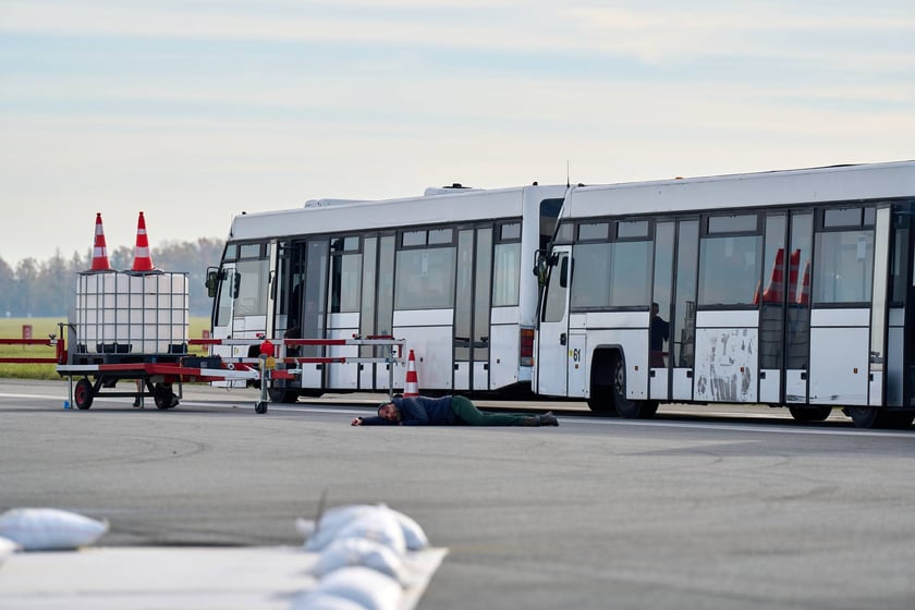 Ćwiczenia służb na lotnisku we Wrocławiu, 5 listopada 2025
