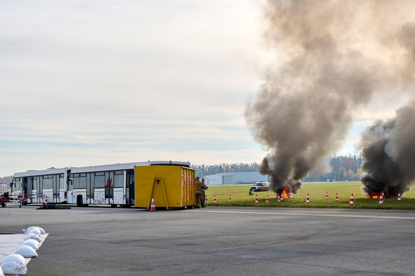 Ćwiczenia służb na lotnisku we Wrocławiu, 5 listopada 2025