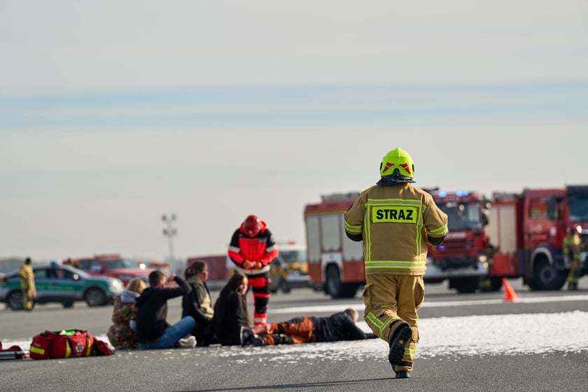 Ćwiczenia służb na lotnisku we Wrocławiu, 5 listopada 2025