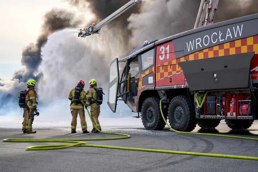 Ćwiczenia służb na lotnisku we Wrocławiu, 5 listopada 2025