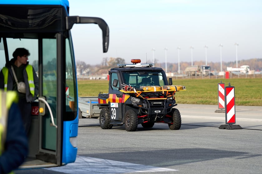 Ćwiczenia służb na lotnisku we Wrocławiu, 5 listopada 2025