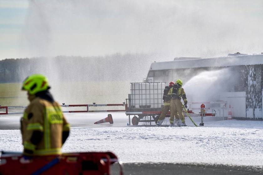 Ćwiczenia służb na lotnisku we Wrocławiu, 5 listopada 2025