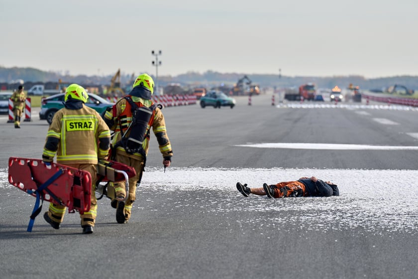 Ćwiczenia służb na lotnisku we Wrocławiu, 5 listopada 2025