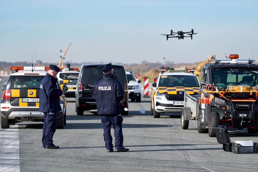 Ćwiczenia służb na lotnisku we Wrocławiu, 5 listopada 2025