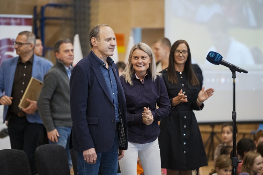 Lekcja WF-u z mistrzem olimpijskim w szkole przy ul. Cynamonowej